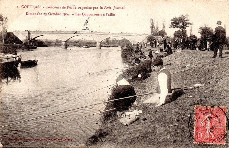 Carte postale ancienne Coutras - Concours de pêche 2