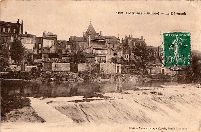 Carte postale ancienne Coutras - Déversoir 1