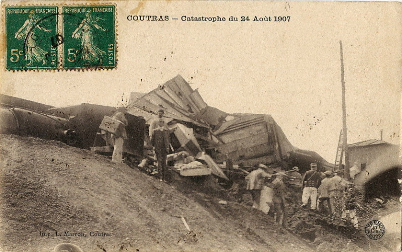 Carte postale ancienne Coutras - accident ferroviaire 1907 5