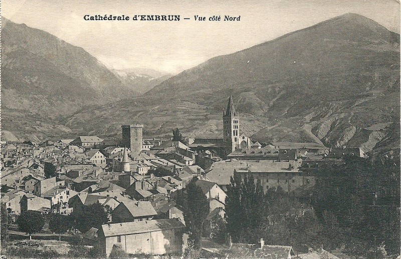 Carte postale ancienne Embrun-Fr-05-Cpa-cathédrale-01