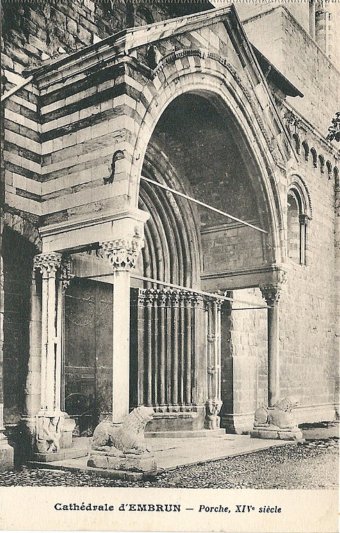 Carte postale ancienne Embrun-Fr-05-Cpa-cathédrale-06