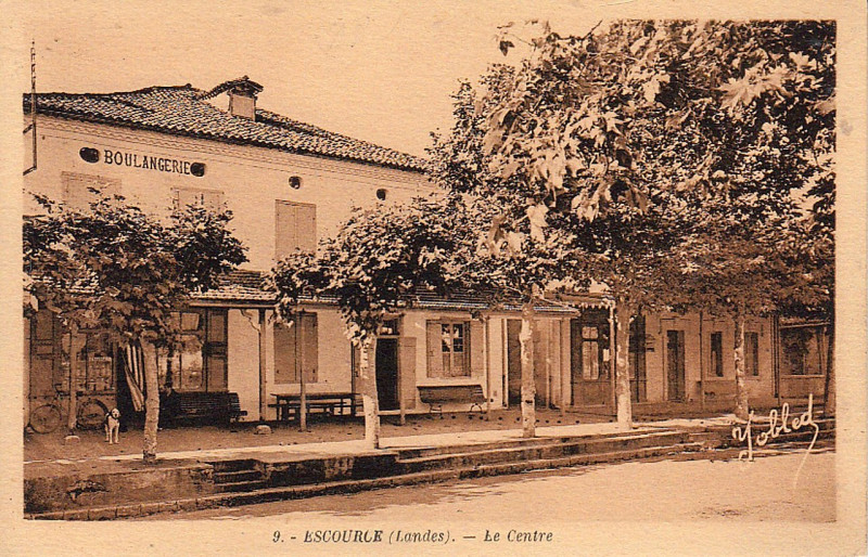 Carte postale ancienne Escource - Café central