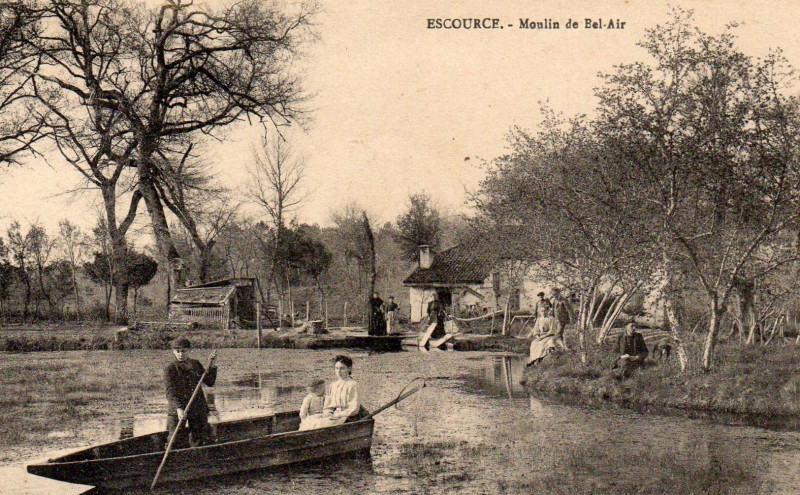 Carte postale ancienne Escource - Moulin de Bel-Air