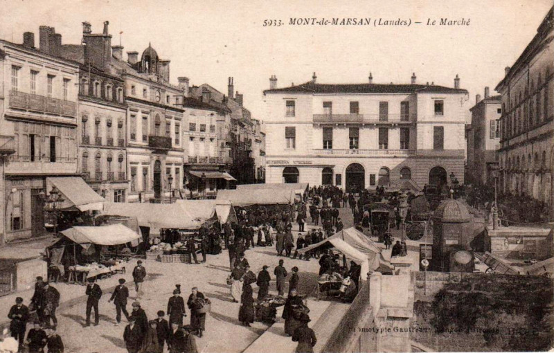 Carte postale ancienne Mont-de-Marsan - Marché 1