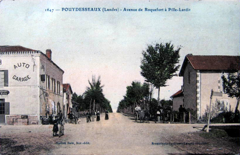 Carte postale ancienne Pouydesseaux - avenue de Roquefort