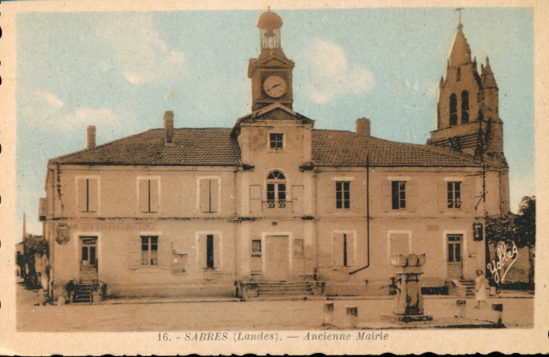 Carte postale ancienne Sabres - ancienne Mairie 1