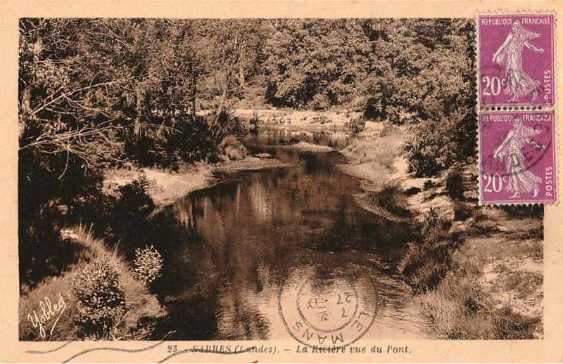 Carte postale ancienne Sabres - La rivière vue du pont