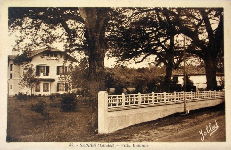 Carte postale ancienne Sabres - Villa Dublanc
