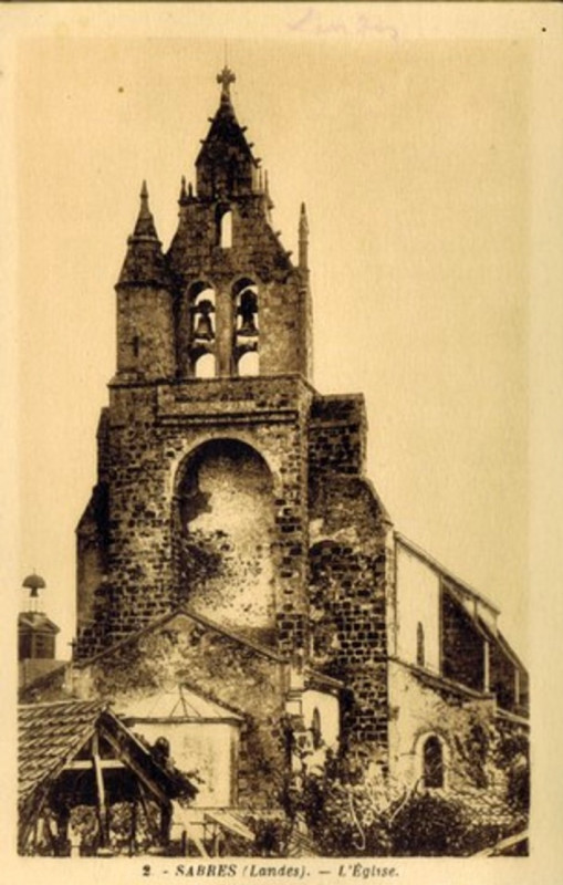 Carte postale ancienne Sabres - église 9