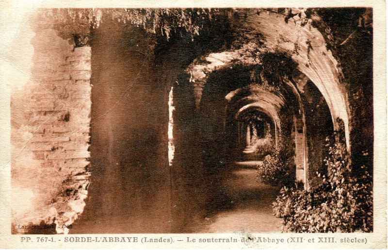 Carte postale ancienne Sorde-l'Abbaye - Galerie souterraine de l'Abbaye 4