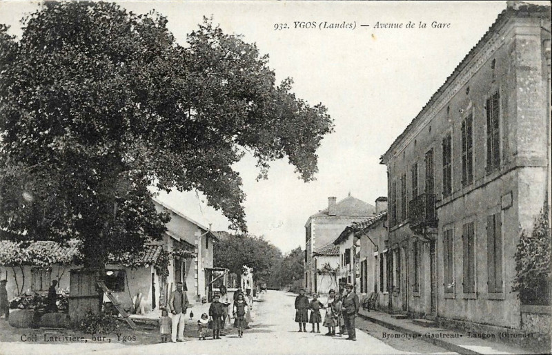 Carte postale ancienne Ygos - avenue de la Gare 1a