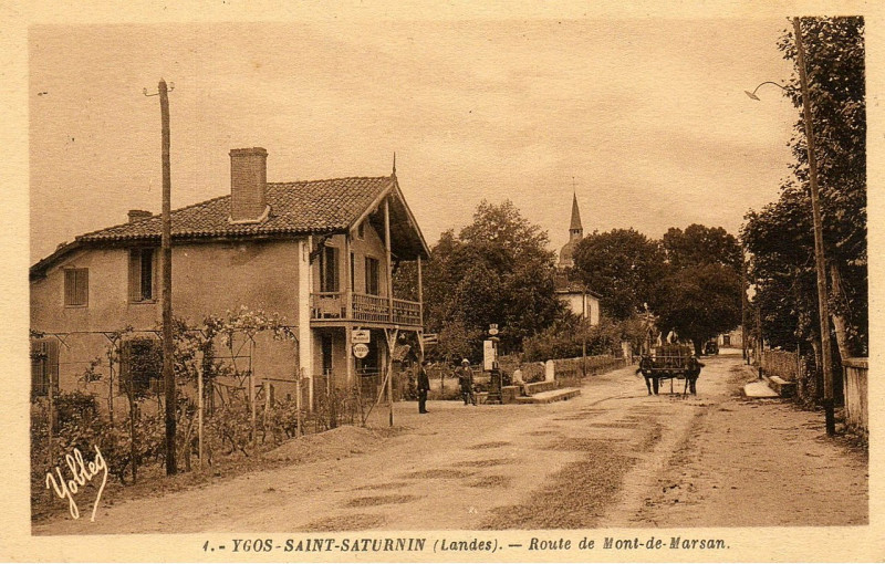 Carte postale ancienne Ygos – route de Mont de Marsan 3