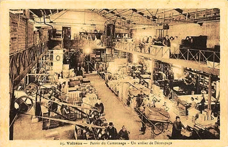 Carte postale ancienne Valréas Usine de cartonnage