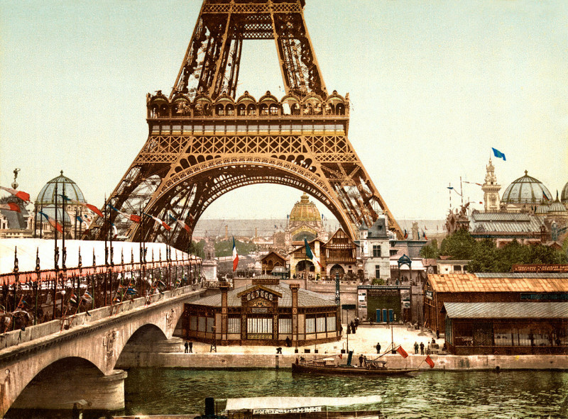 Carte postale ancienne Tour Eiffel - Exposition Universelle à Paris 16e