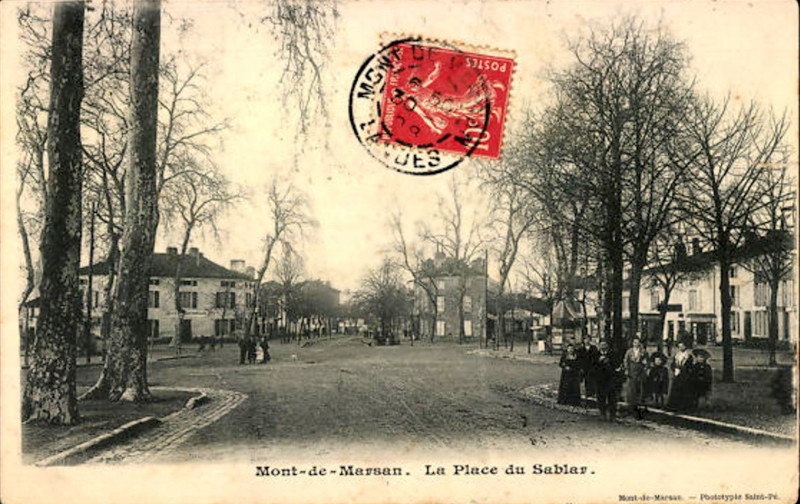 Carte postale ancienne Mont-de-Marsan - Place du Sablar 3