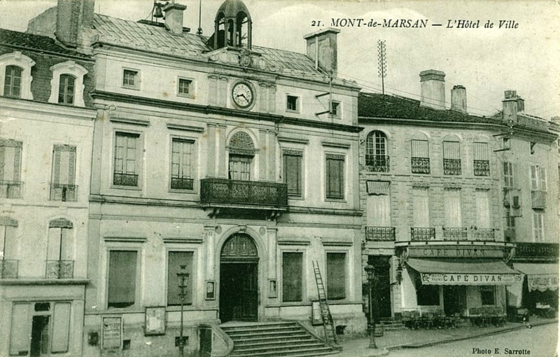 Carte postale ancienne Mont-de-Marsan - Hôtel de ville 4