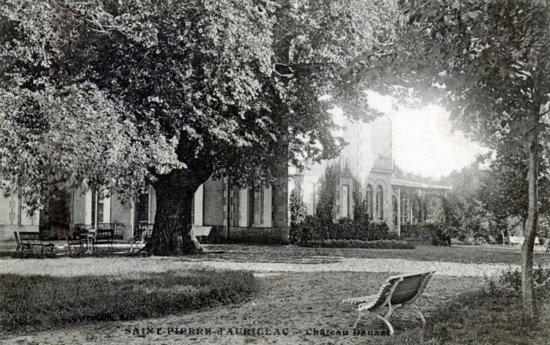 Carte postale ancienne Saint-Pierre-d'Aurillac - château Daurat 8