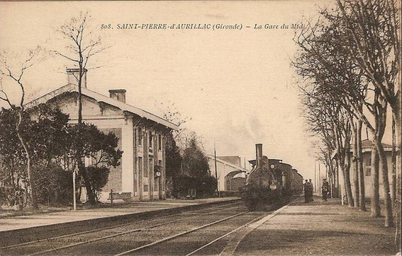 Carte postale ancienne Saint-Pierre-d'Aurillac - Gare 1