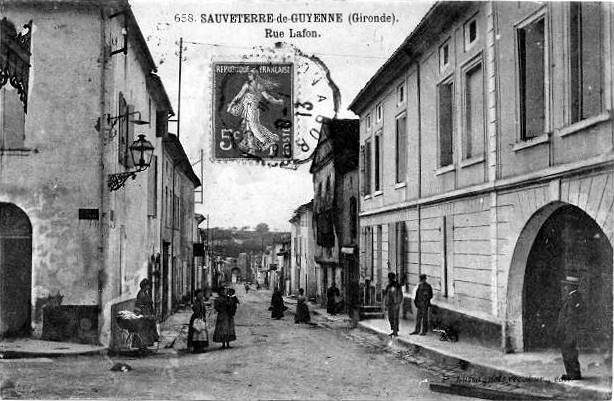 Carte postale ancienne Sauveterre-de-Guyenne - rue Lafon 1