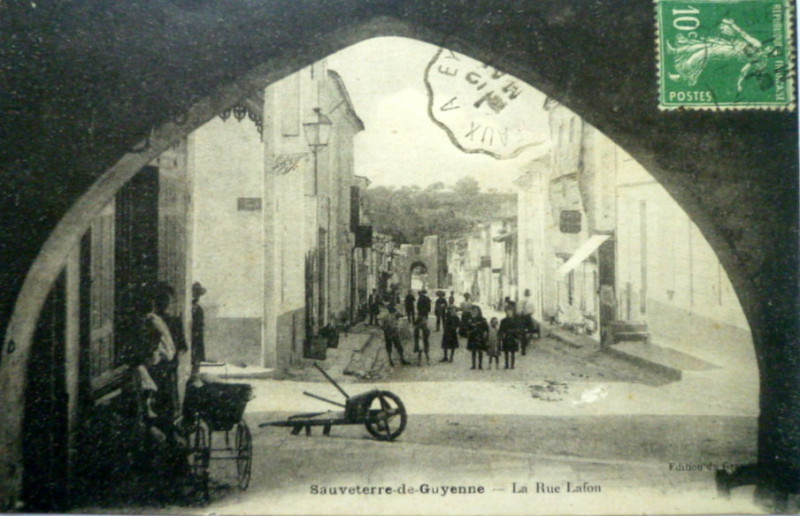 Carte postale ancienne Sauveterre-de-Guyenne - rue Lafon 2