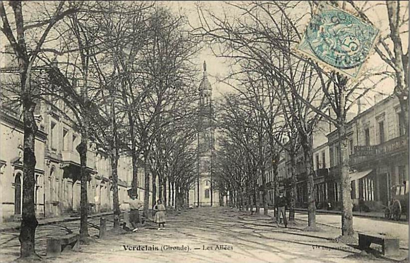 Carte postale ancienne Verdelais - Les allées 8