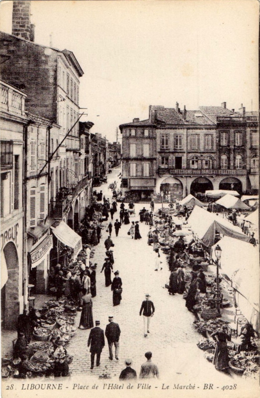 Carte postale ancienne Libourne Place Abel Surchamp 7