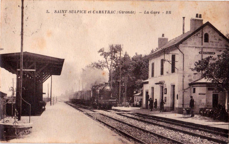 Carte postale ancienne Saint-Sulpice-et-Cameyrac train-en-gare