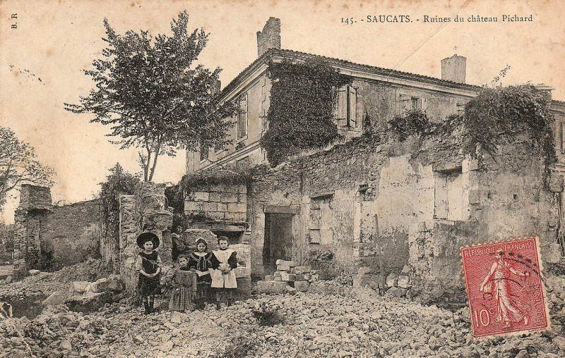 Carte postale ancienne Saucats - ruines du château Pichard