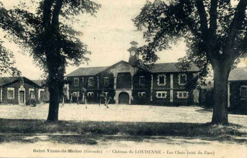 Carte postale ancienne Saint-Yzans-Médoc - château Loudenne 2