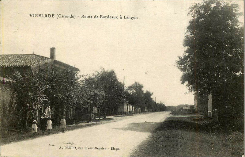 Carte postale ancienne Virelade - Bourg