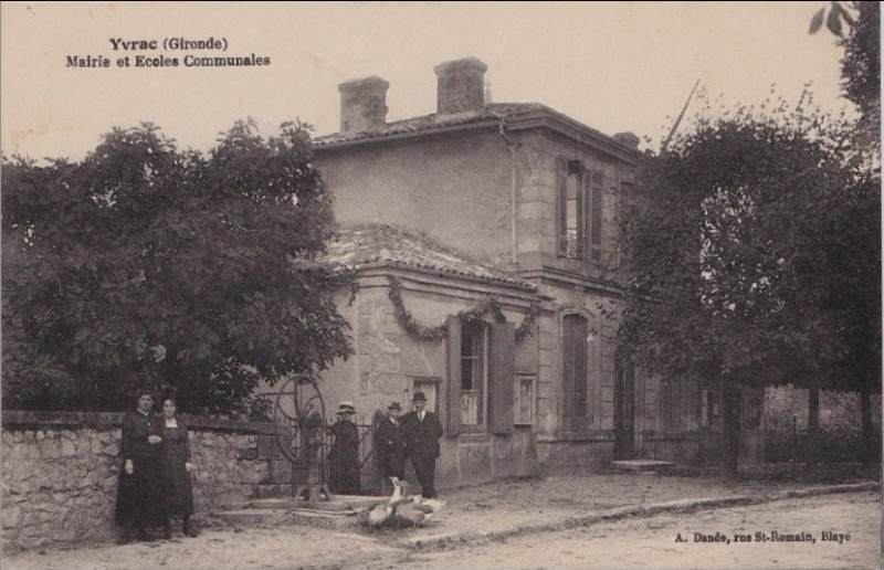 Carte postale ancienne Yvrac bourg 12