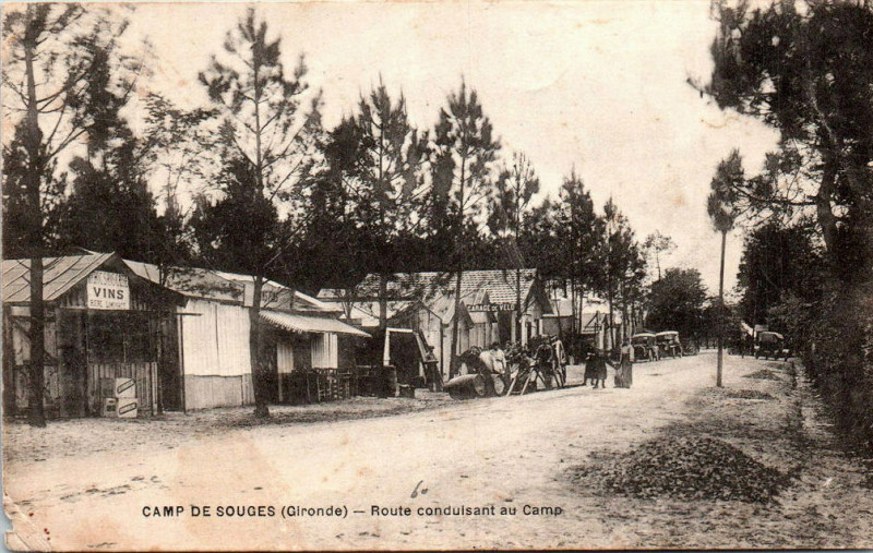 Carte postale ancienne Camp de Souge - avenue de Saint-Médard 1