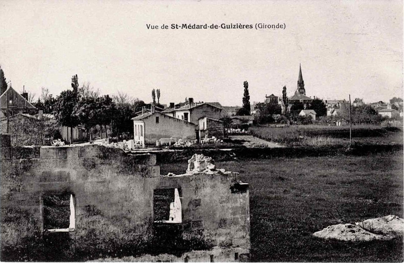 Carte postale ancienne Saint-Médard-de-Guizières - vue générale 1