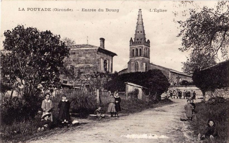Carte postale ancienne Saint-Paul - La Pouyade - bourg 1
