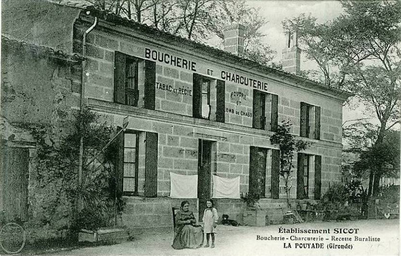 Carte postale ancienne Saint-Paul - La Pouyade - bourg 2