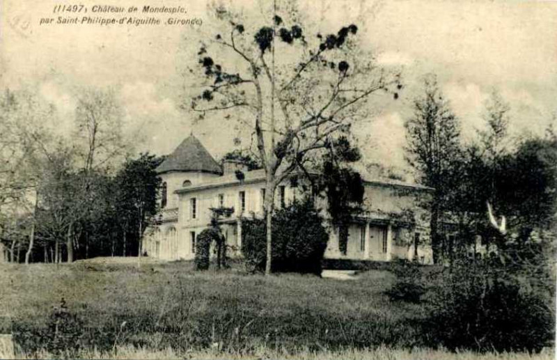 Carte postale ancienne Saint-Philippe-d'Aiguille - château Mondespic 1
