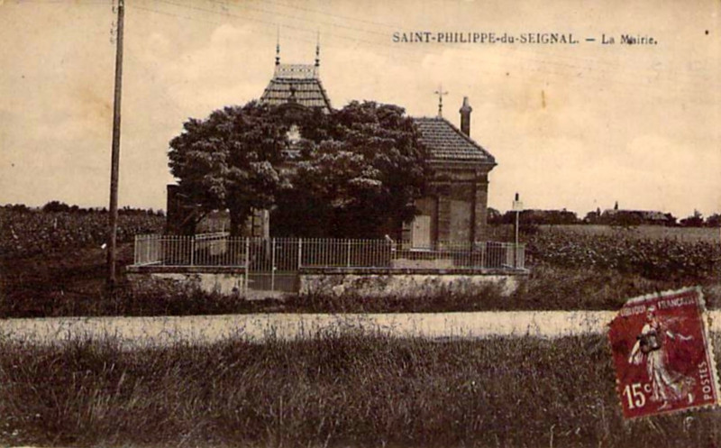 Carte postale ancienne Saint-Philippe-du-Seignal - Mairie 1