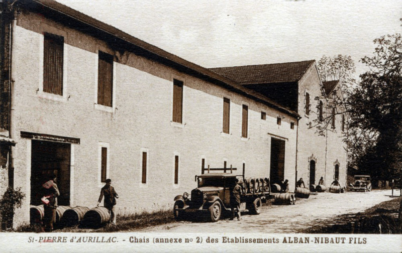 Carte postale ancienne Saint-Pierre-d'Aurillac - Maison Alban Nibaut 3