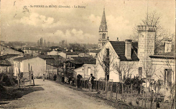 Carte postale ancienne Saint-Pierre-de-Mons - bourg 1