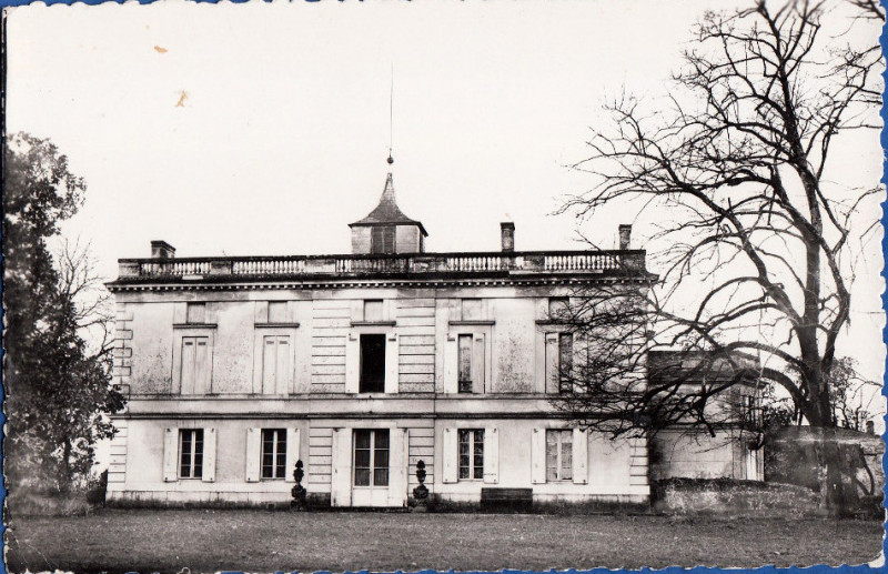 Carte postale ancienne Saint-Sulpice-et-Cameyrac chateau Laville 1