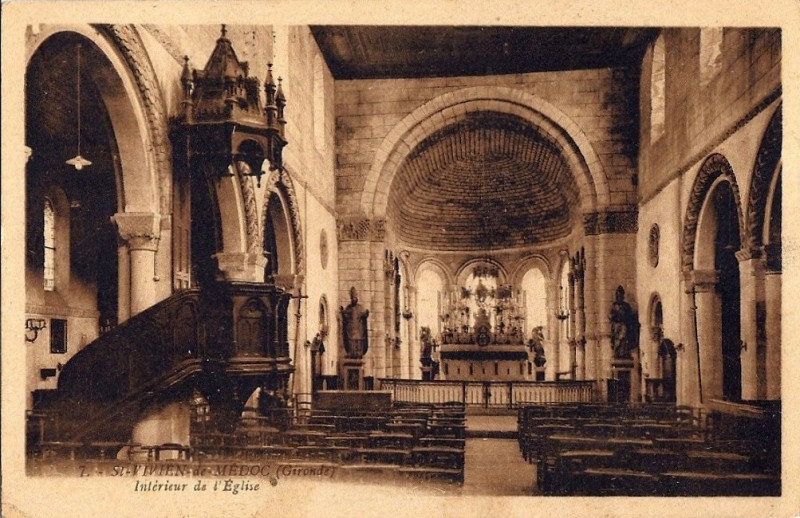Carte postale ancienne Saint-Vivien de Médoc - interieur de l'église