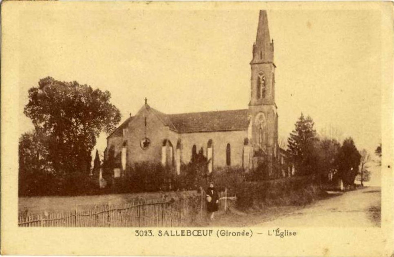 Carte postale ancienne Salleboeuf église 3