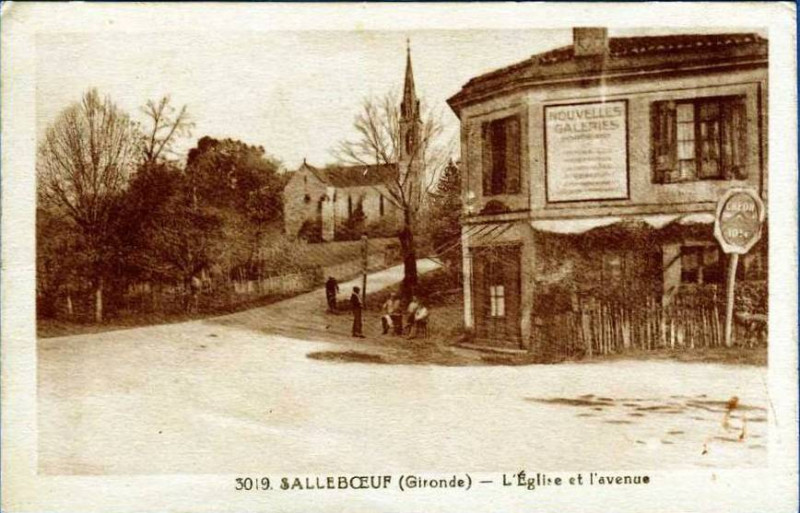 Carte postale ancienne Salleboeuf église 3a