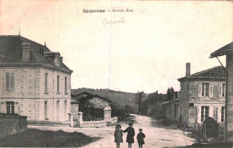 Carte postale ancienne Samonac - bourg 1