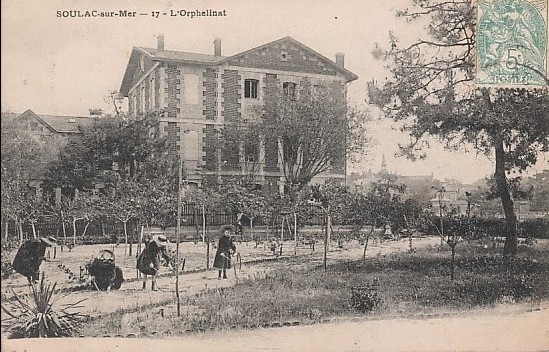 Carte postale ancienne Soulac-sur-Mer - Orphalinat 1