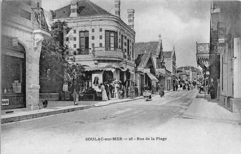 Carte postale ancienne Soulac-sur-Mer - rue de la Plage 1