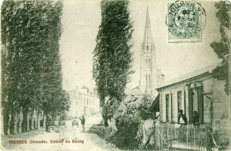 Carte postale ancienne Tresses - bourg 3