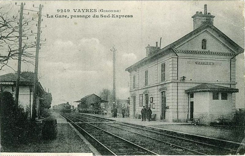 Carte postale ancienne Vayres la gare 2
