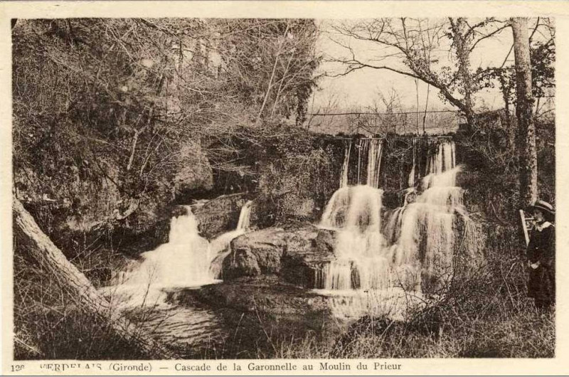 Carte postale ancienne Verdelais - Cascade du Moulin du Prieur 2
