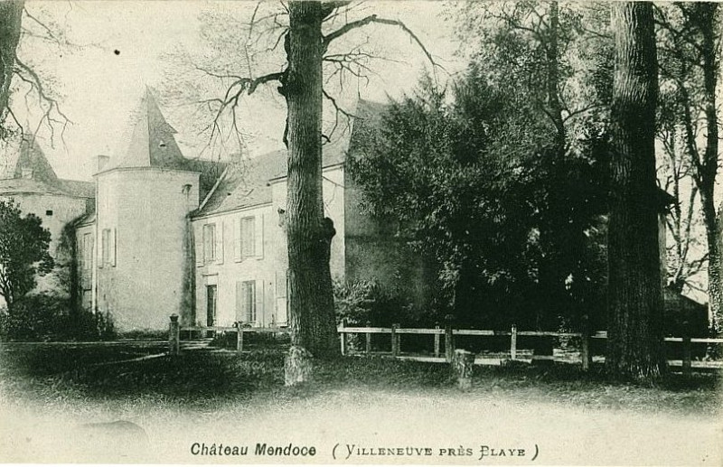 Carte postale ancienne Villeneuve - château Mendoce